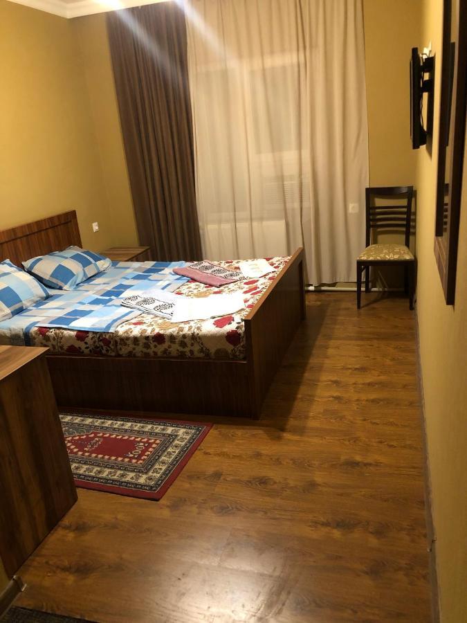 Hotel Nikea Paradiso Kutaisi Bagian luar foto